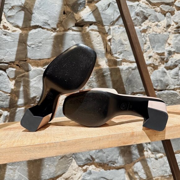 Chanel 2022 Nude patent Leather CC Heeled Mules - Picture 11 of 12